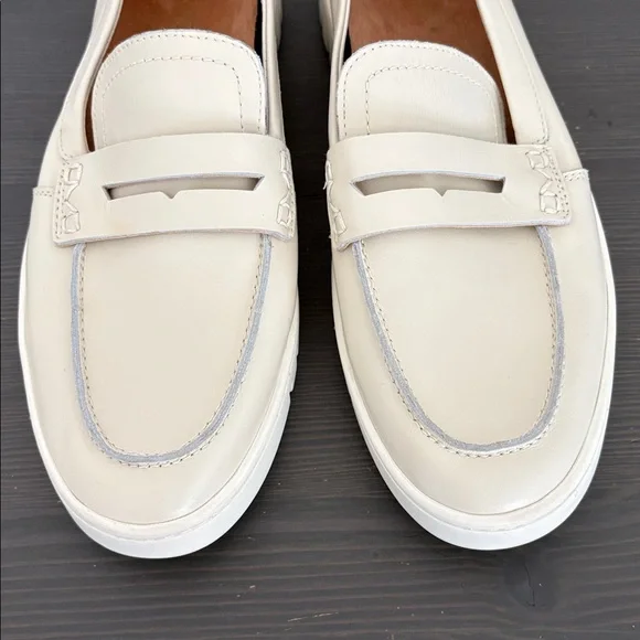 Vionic Uptown Loafer in cream leather slip on round toe size 9.5 - Picture 4 of 13